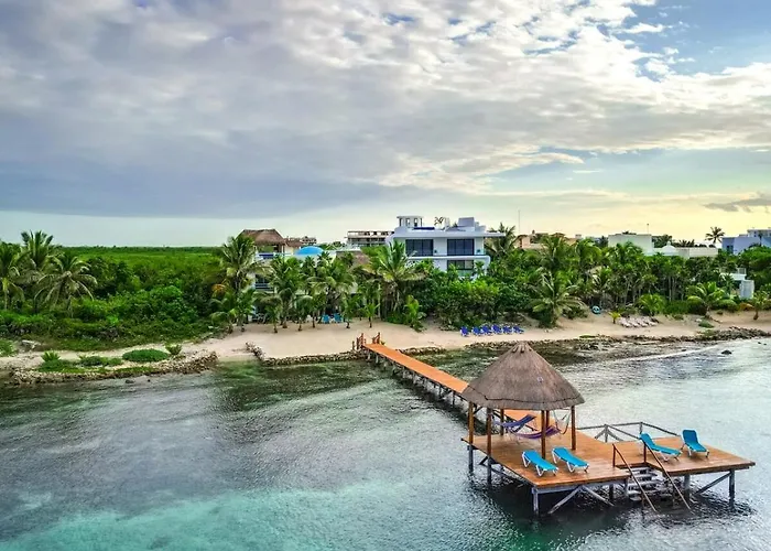 Gorgeous Oceanfront Villa With Private Pool And Dock